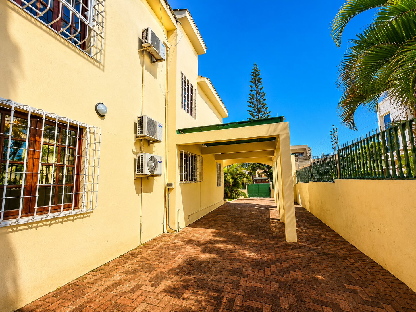Arrendar: Moradia T4 na cidade de Maputo no bairro Sommerschield 2 - foto 5