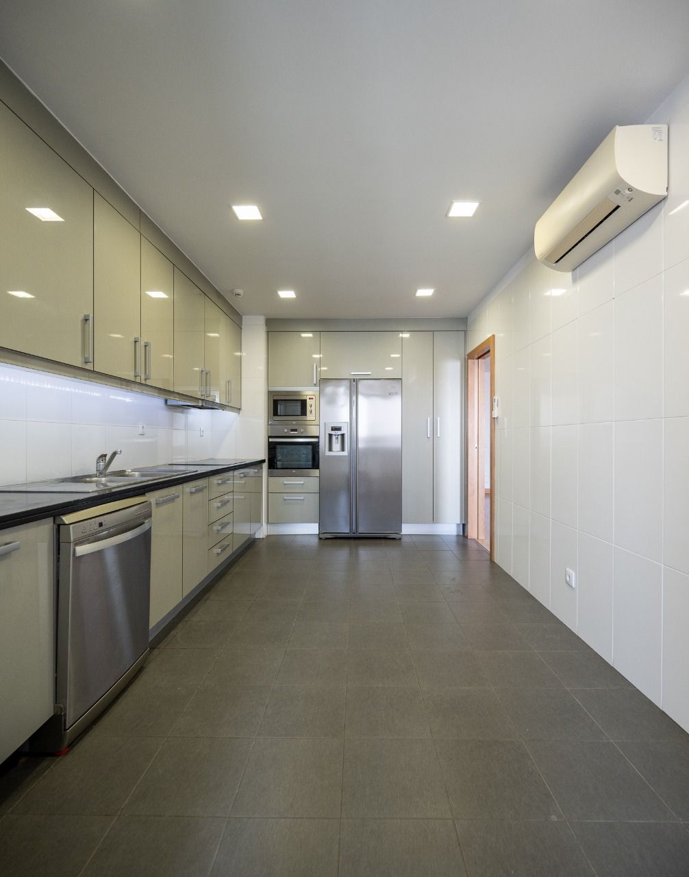 Arrendar: Apartamento T3 na cidade de Maputo 'Condomínio Imoinveste' - foto 3