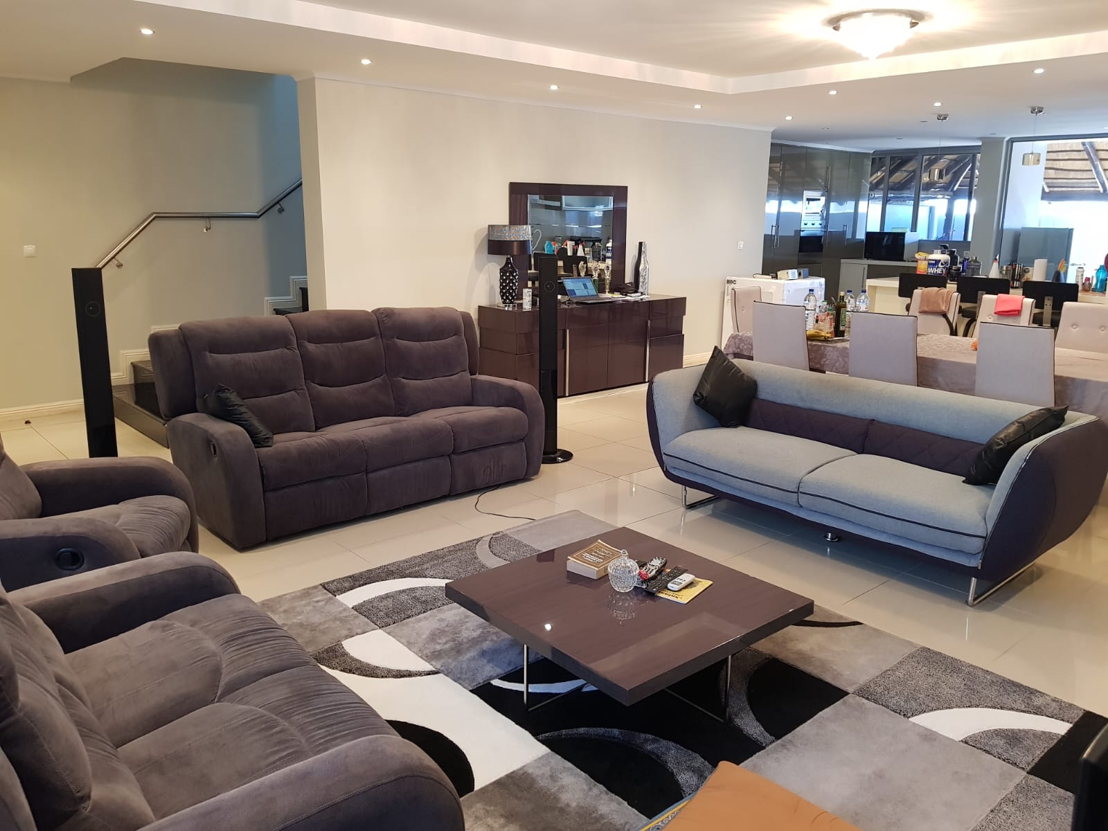 Vender: Moradia T4 na Costa do Sol condominio fechado