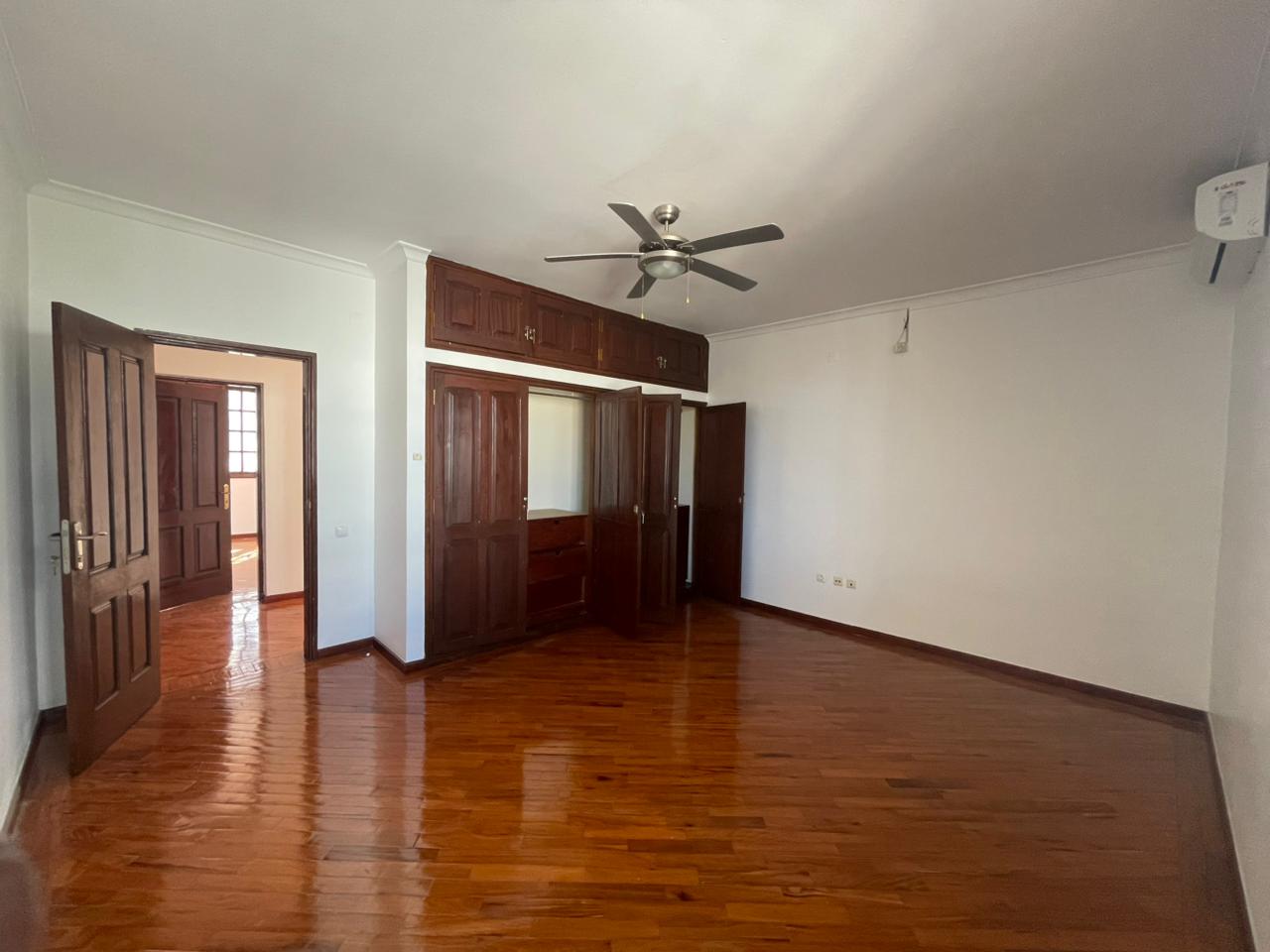 Arrendar: Moradia T4 na cidade de Maputo no bairro Sommerschield 2 - foto 3