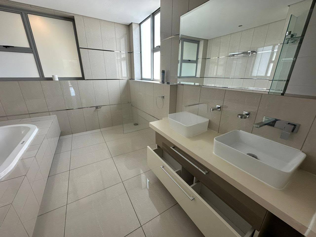 Arrendar: Apartamento T3 mobilado no Super Mares-Costa de Sol - foto 5