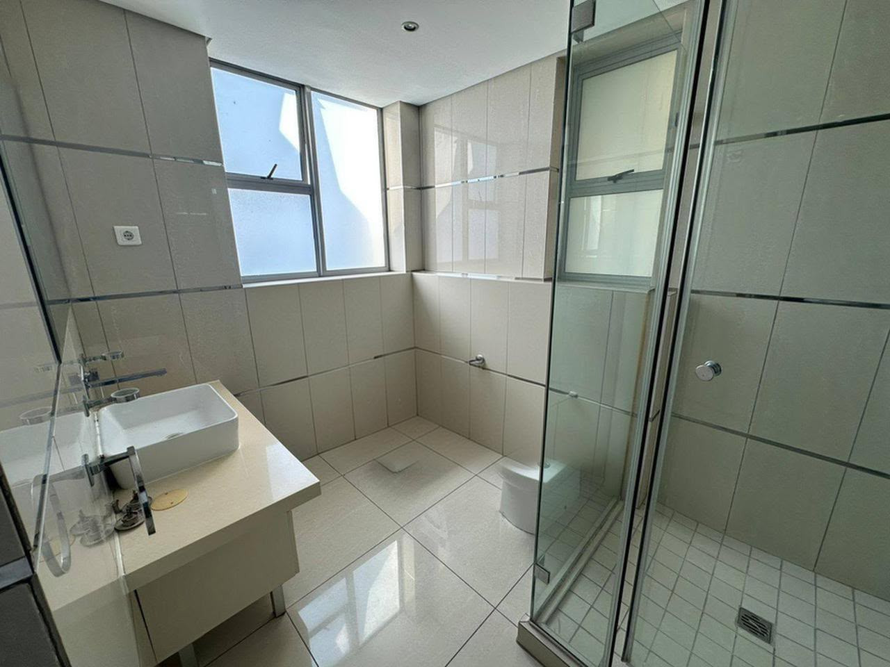 Arrendar: Apartamento T3 mobilado no Super Mares-Costa de Sol - foto 3