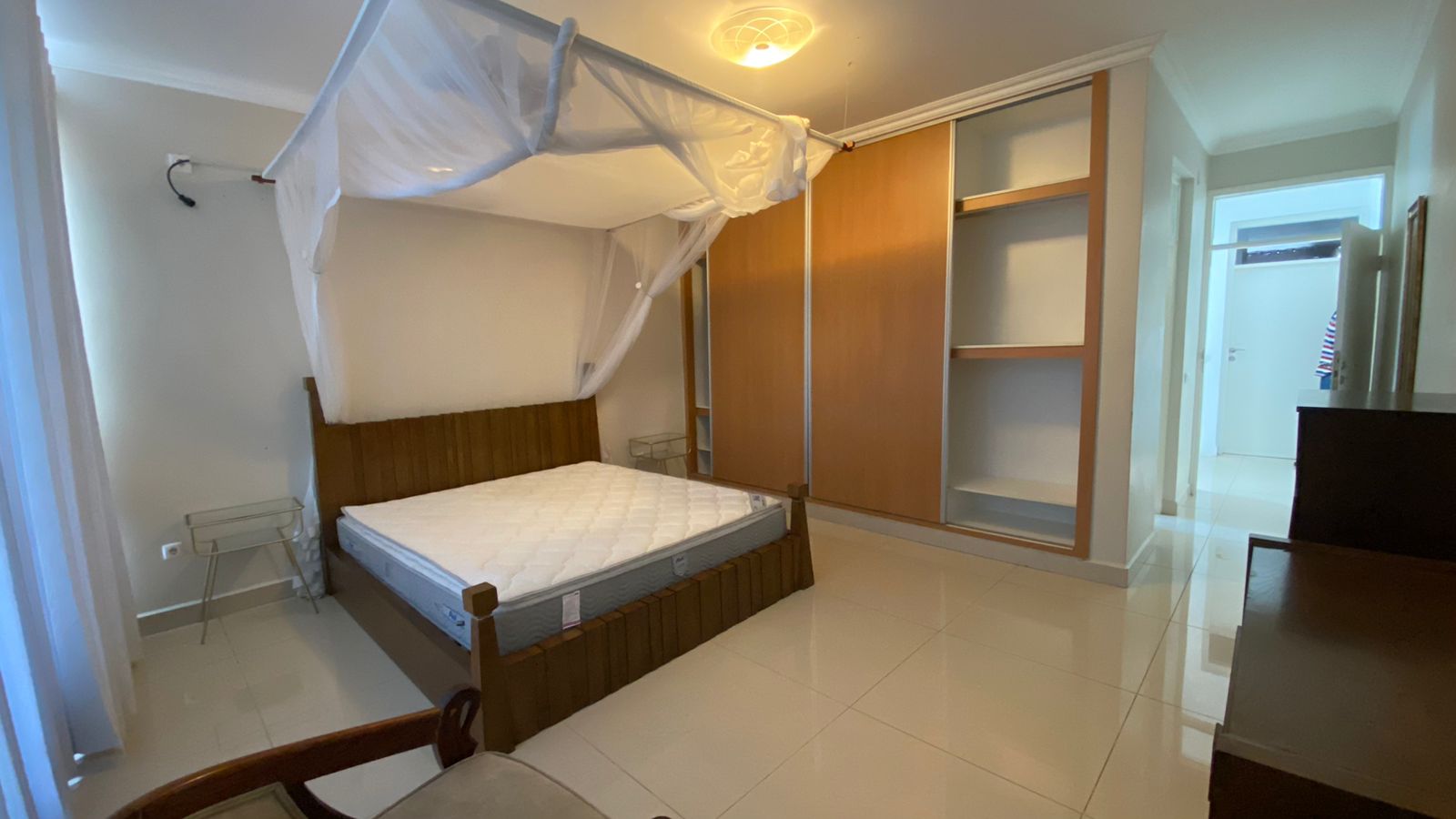 Arrenda-se uma  moradia T4 na cidade de Maputo-Costa de Sol - foto 2
