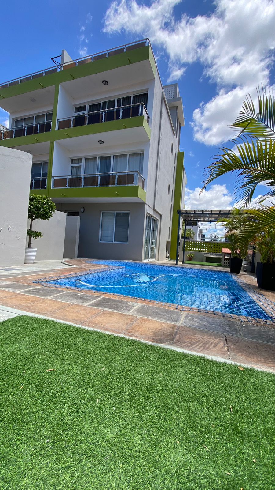 Arrenda-se uma  moradia T4 na cidade de Maputo-Costa de Sol