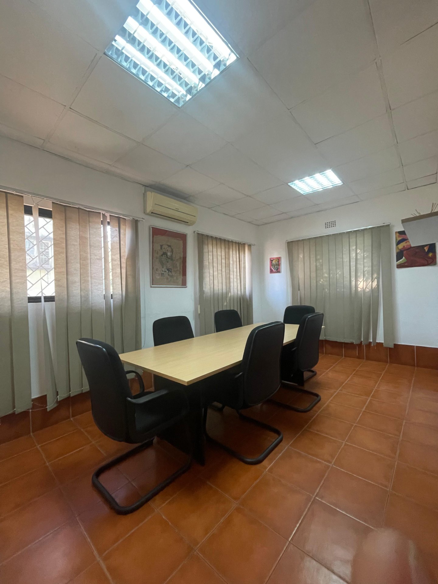 Sala para Arrendamento na Sommerschield – Cidade de Maputo - foto 2