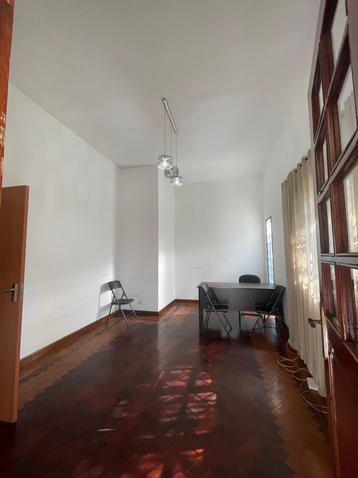 Sala para Arrendamento na Sommerschield – Cidade de Maputo