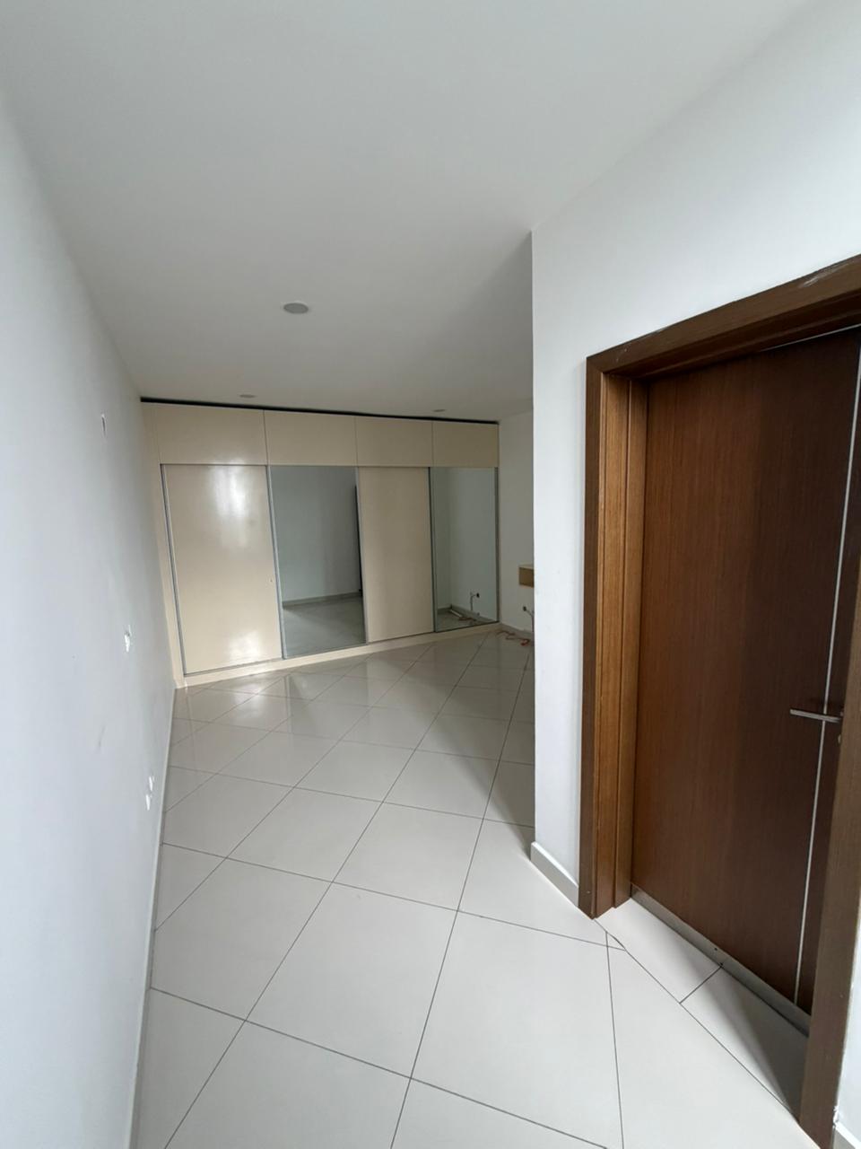 Arrenda se apartamento tipo 3 sem moveis na cidade de Maputo, avenida marginal  - foto 8