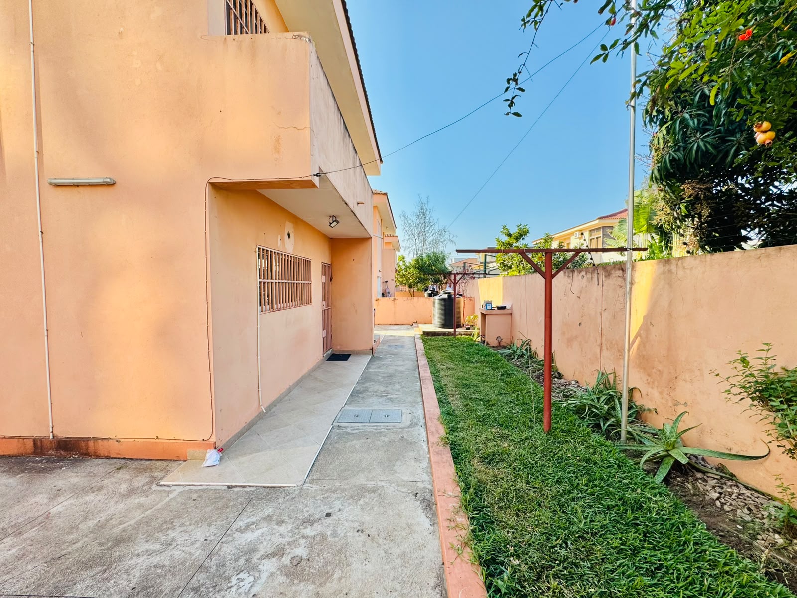 Arrenda-se moradia T3 no bairro Triunfo- cidade de Maputo - foto 2