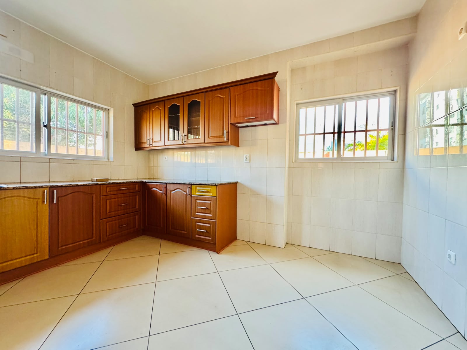 Arrenda-se moradia T3 no bairro Triunfo- cidade de Maputo - foto 4