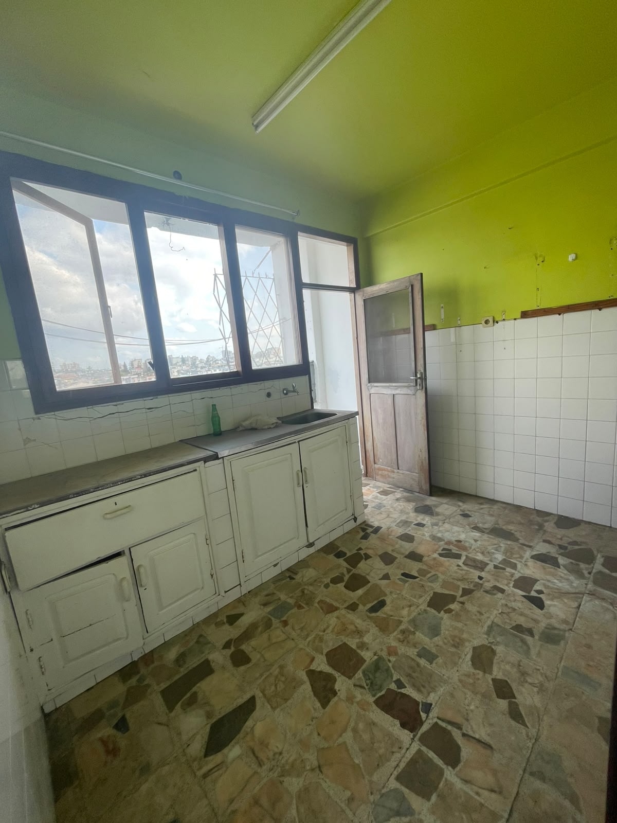 Temos disponível  apartamento T3 na Malhangalene - cidade de Maputo - foto 5