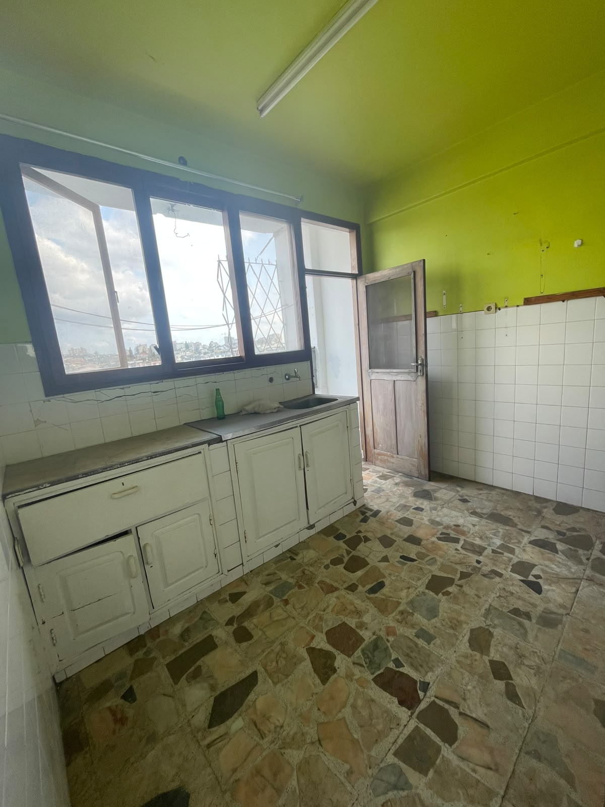 Temos disponível  apartamento T3 na Malhangalene - cidade de Maputo - foto 8