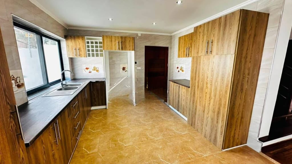 Moradia T4 à Venda na Sommerschield I – Próximo à Clínica Sommerschield | Maputo - foto 6