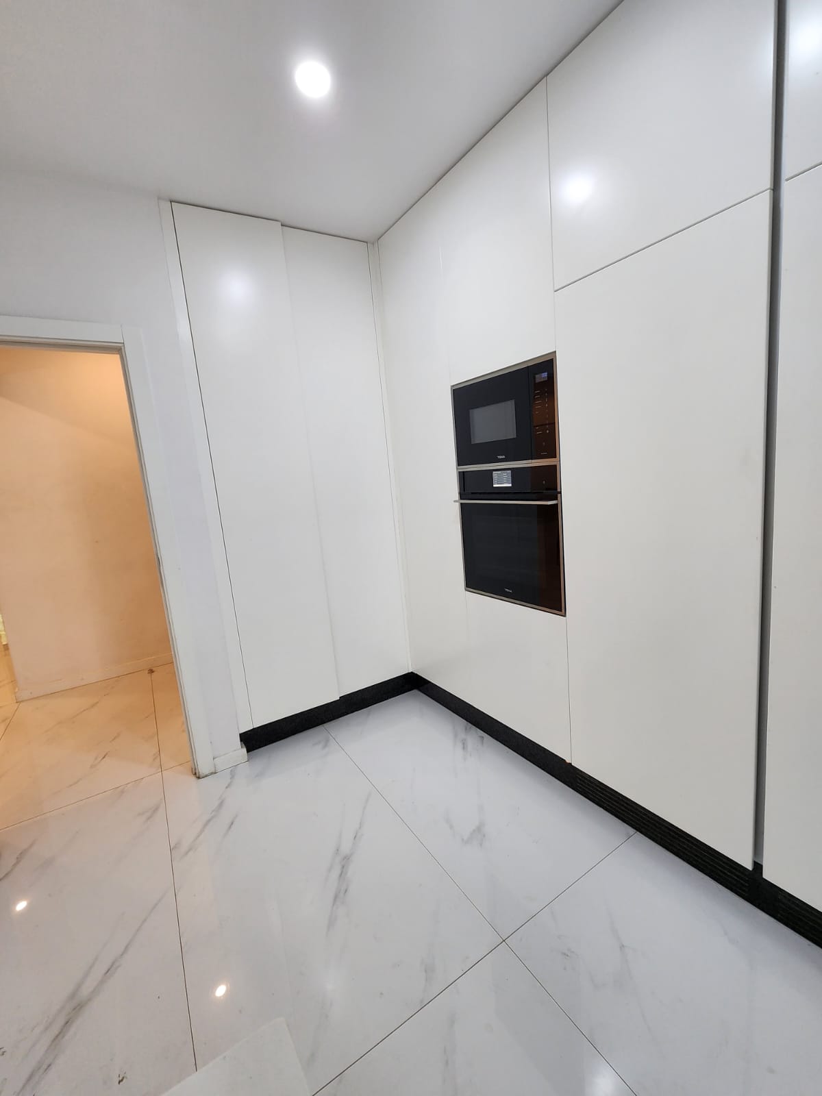 Apartamento T3 para Arrendamento na Julius Nyerere – Maputo | 2 Parqueamentos e Segurança 24h - foto 3