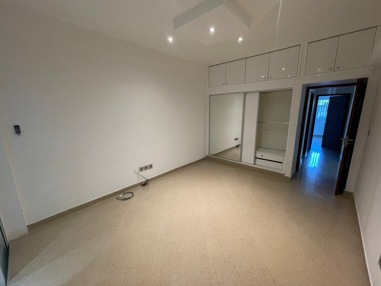 Arrenda-se apartamento T3  no bairro da coop-cidade de Maputo - foto 9