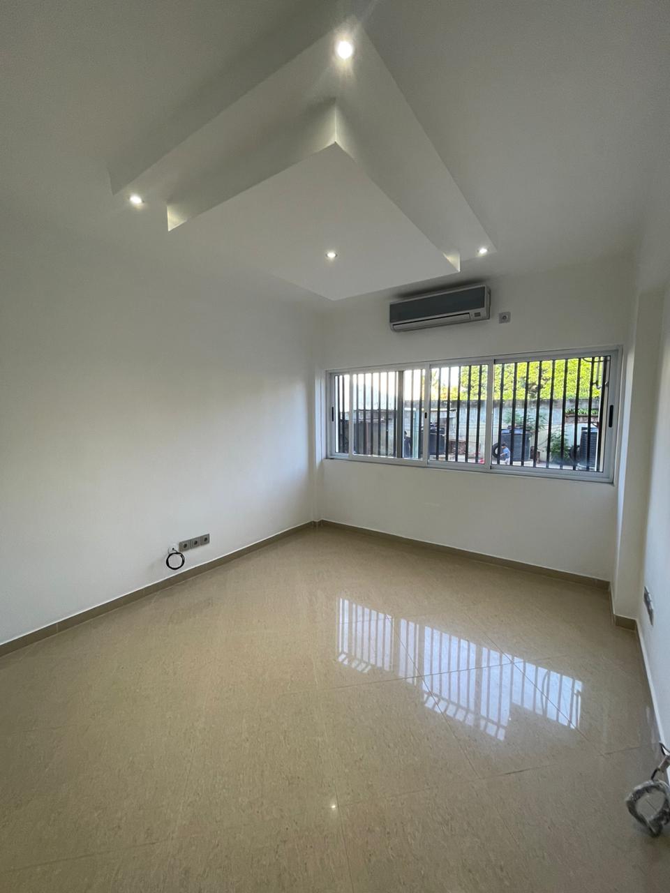 Arrenda-se apartamento T3  no bairro da coop-cidade de Maputo - foto 2