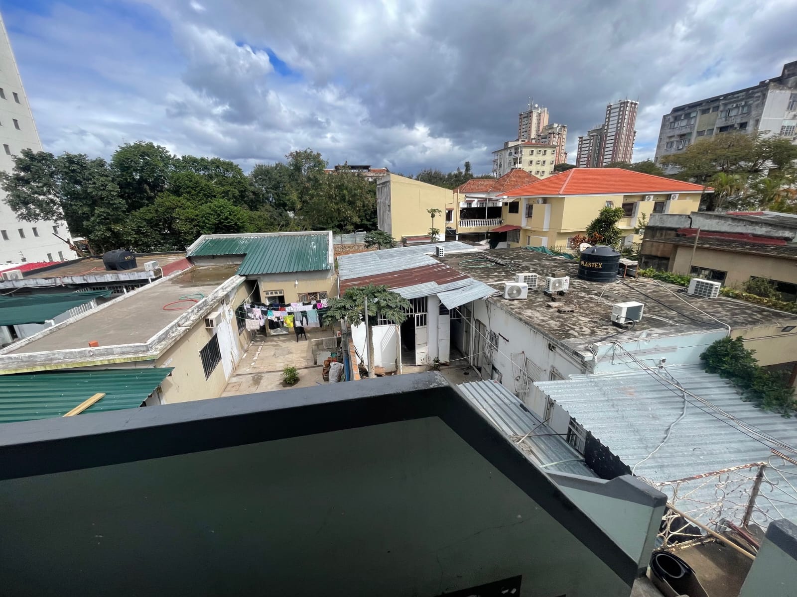 Moradia Geminada T3 próximo ao restaurante Belpiato no bairro da Polana cimento - foto 5