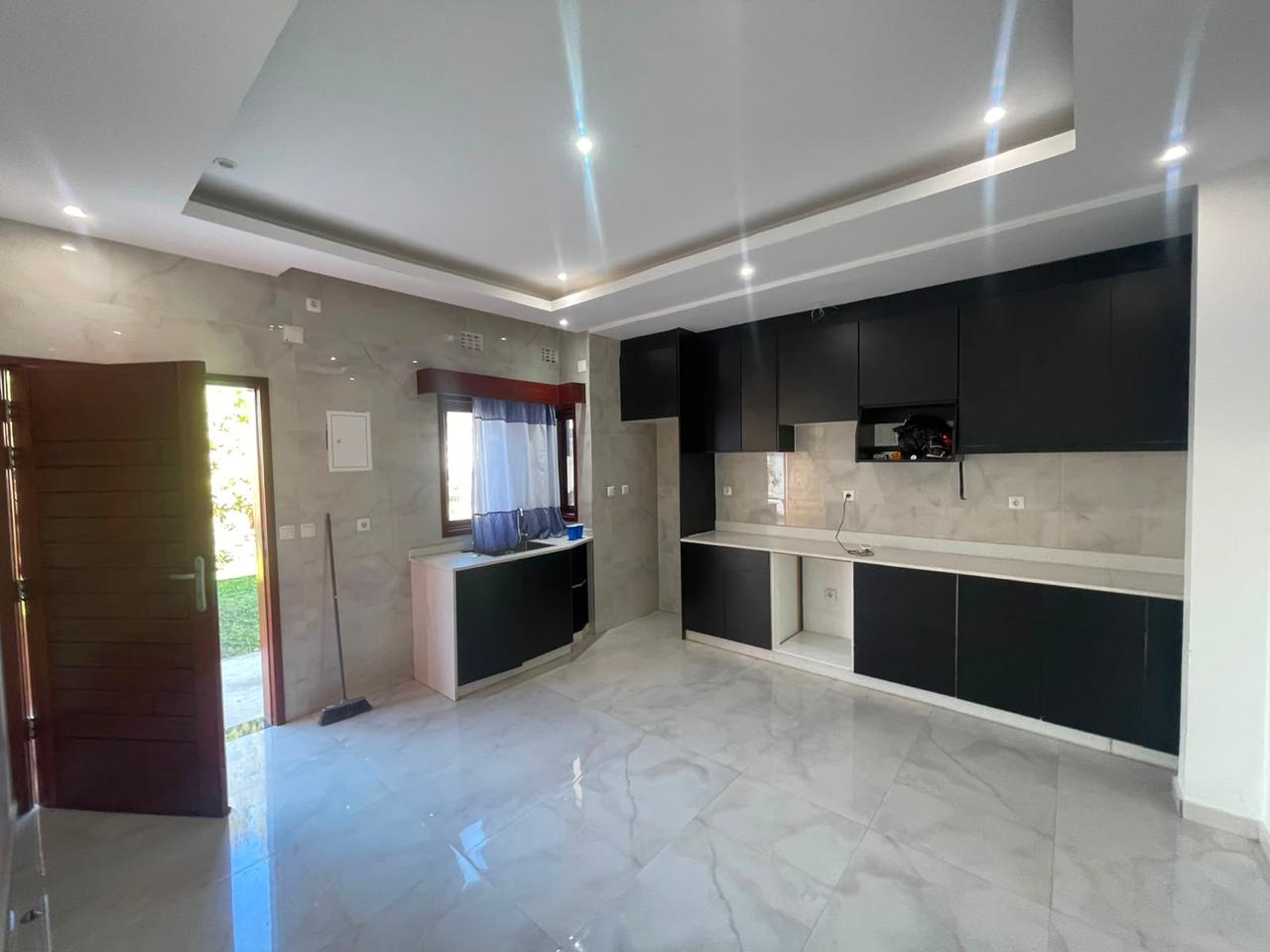 Vender: Luxuosa T4 no bairro Chiango- cidade de Maputo - foto 7