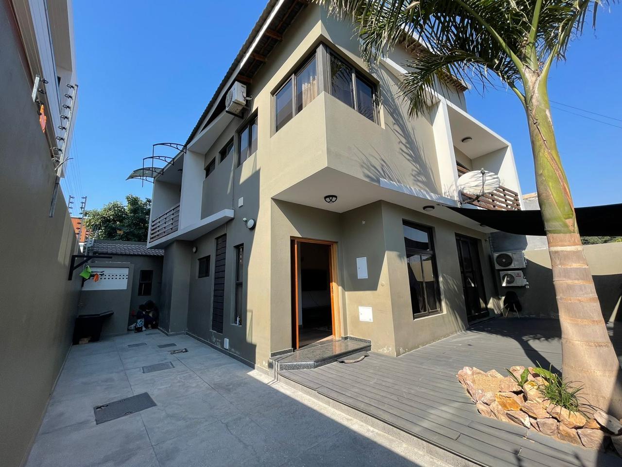 Vender: Moradia Duplex T3 + 1 no Triunfo-cidade de Maputo