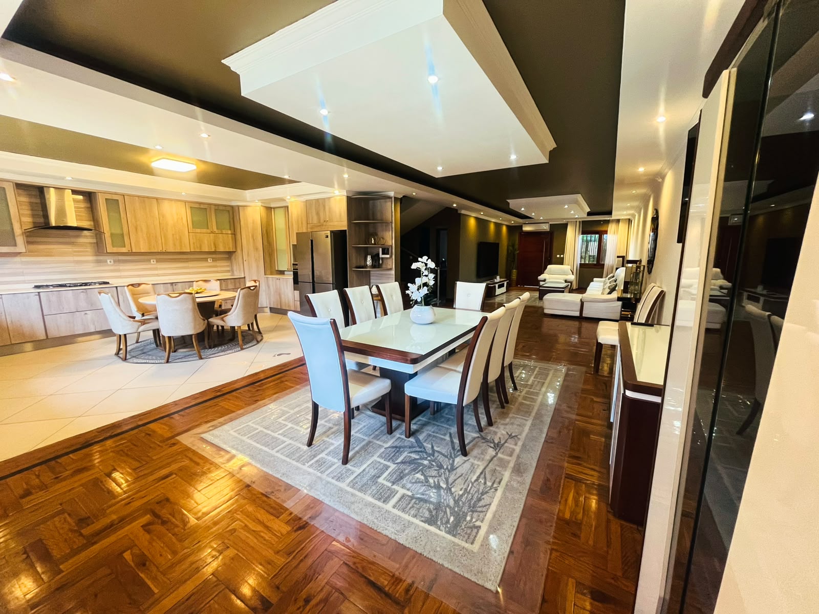 Arrendar: Moradia Luxuosa T5 no Triunfo  - foto 2