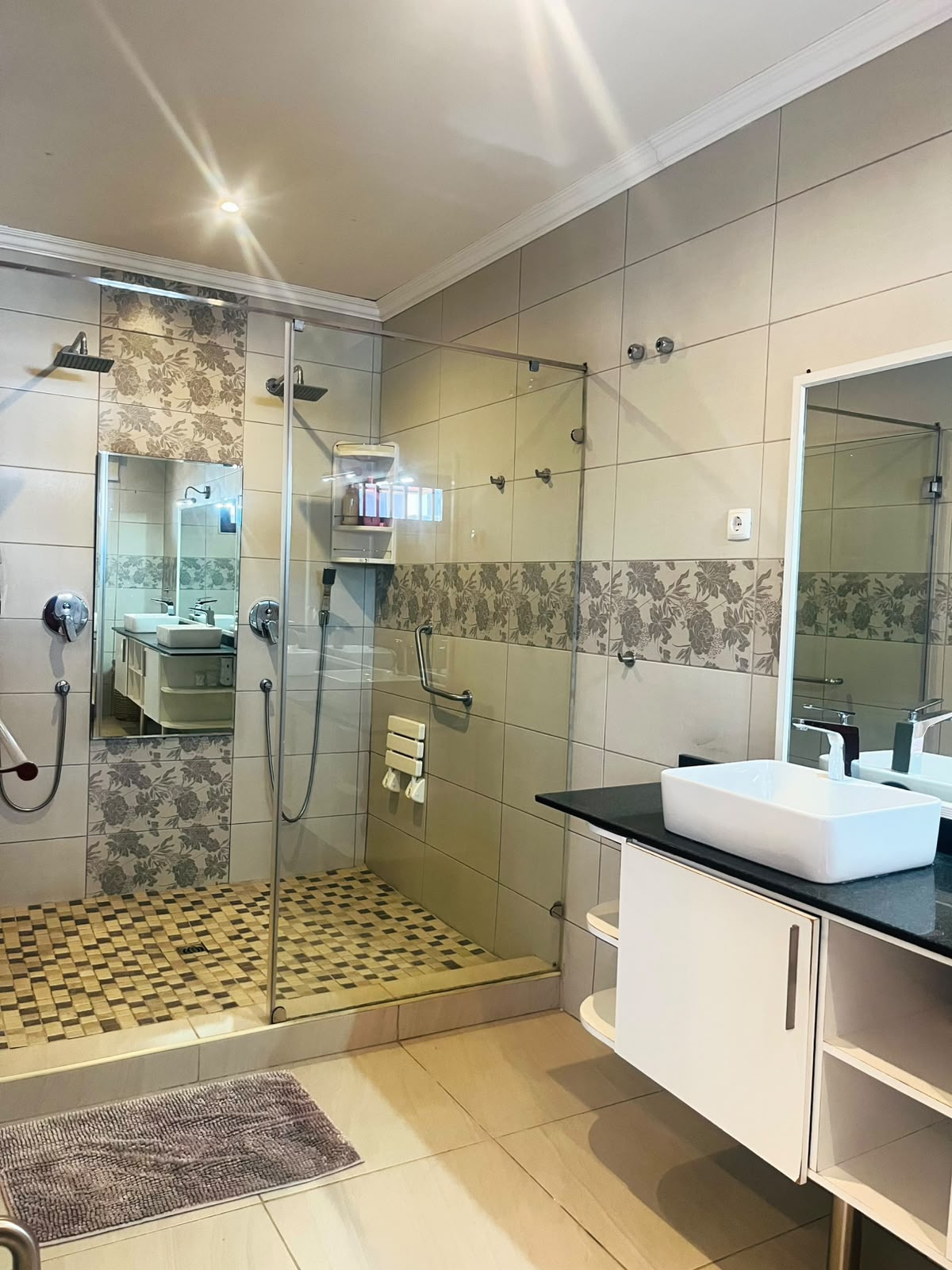 Vender: Luxuosa  Moradia T5 no Triunfo- cidade de Maputo - foto 13