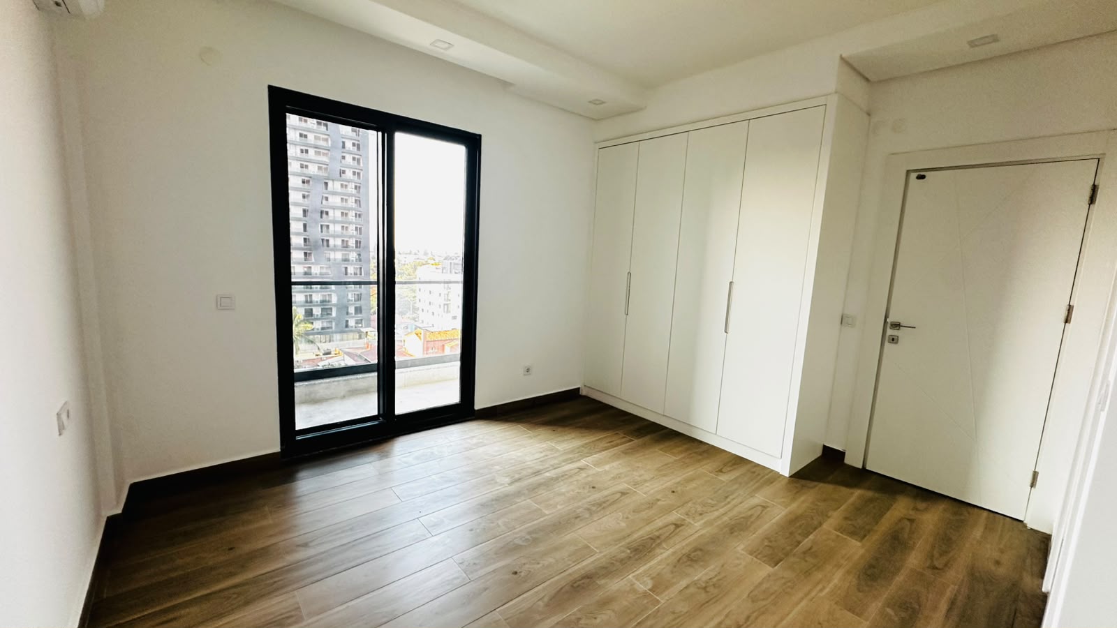Apartamento T3 por estrear  localizado na prestigiada no bairro 1- cidade de Maputo - foto 3