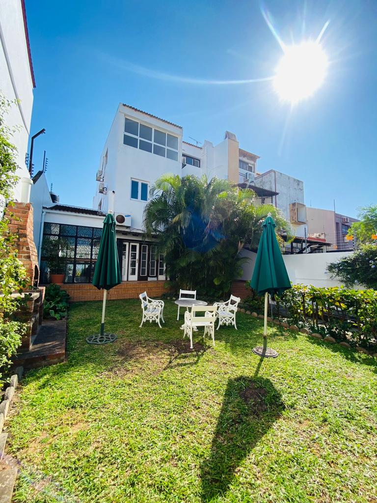 Moradia T4+1 na Sommerschield1- cidade de Maputo