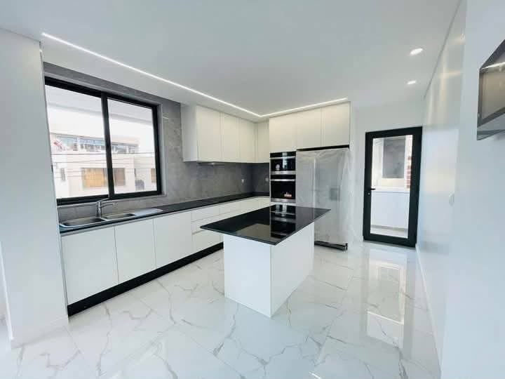 Arrendar: Apartamento T3  Solar Triunfo na cidade de Maputo