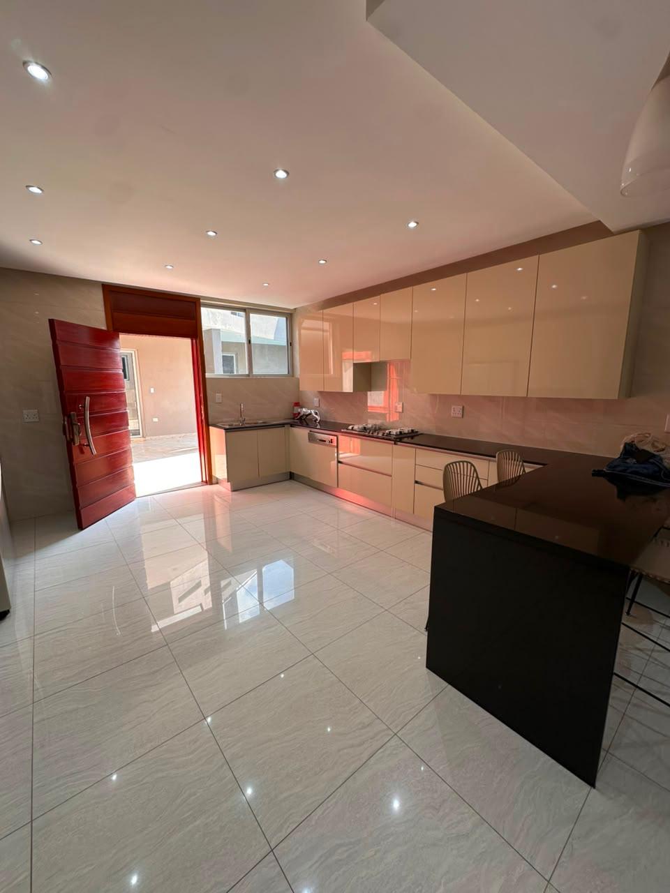 Moradia T4 para Arrendamento no Triunfo Novo, Maputo - foto 3