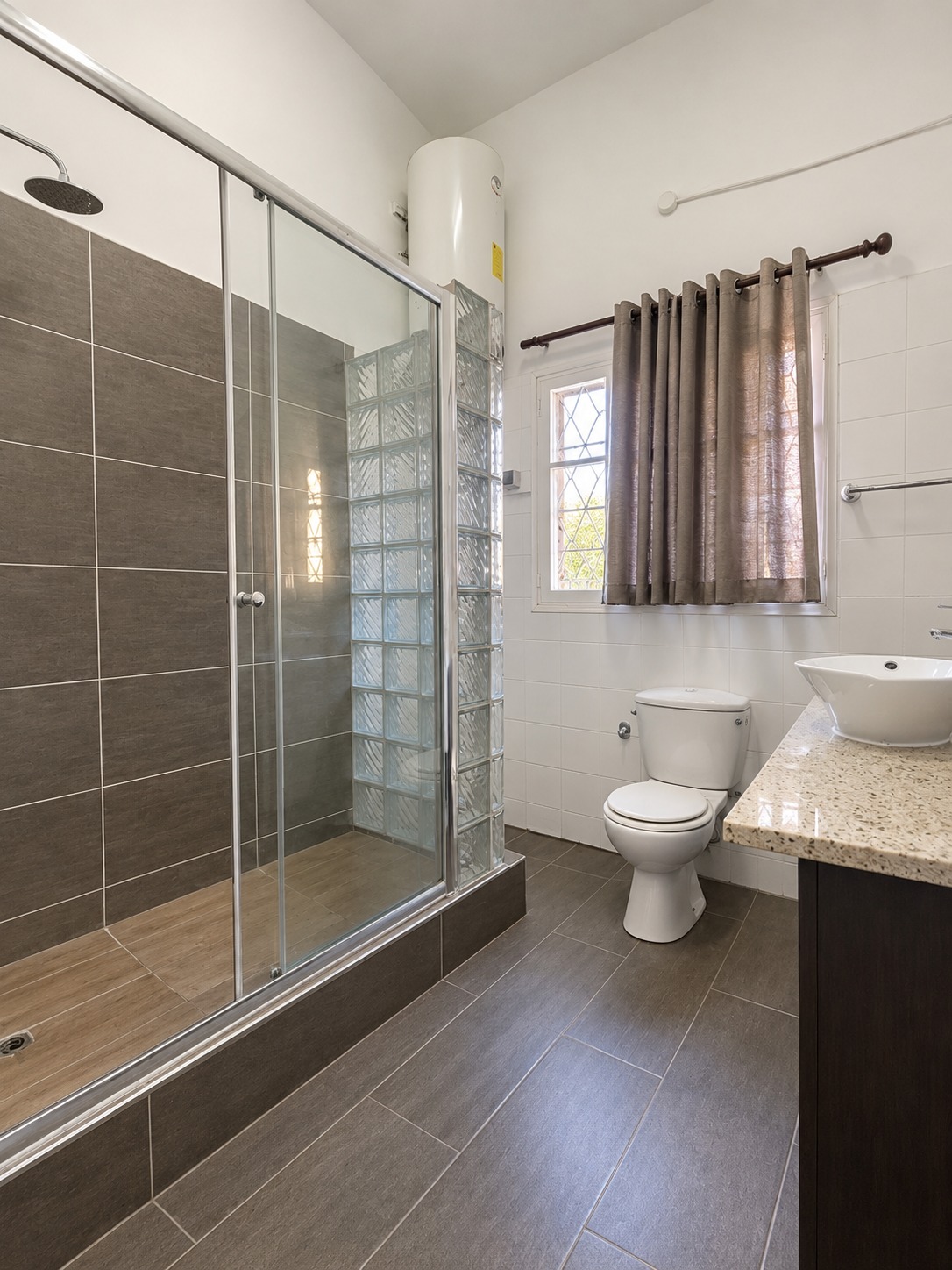 Apartamento T3 r/chão com quintal privado na Polana Cimento,cidade de Maputo - foto 9
