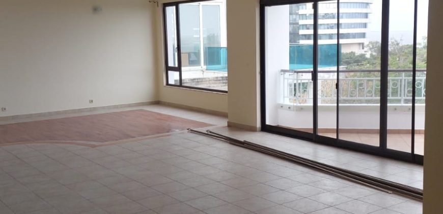 Arrenda-se apartamento T3  com vista para o mar na  Sommerschield