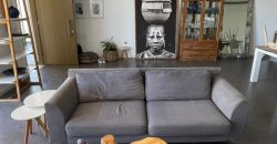 Temos disponível apartamento T3 mobilado a venda no bairro Triunfo, na marginal.