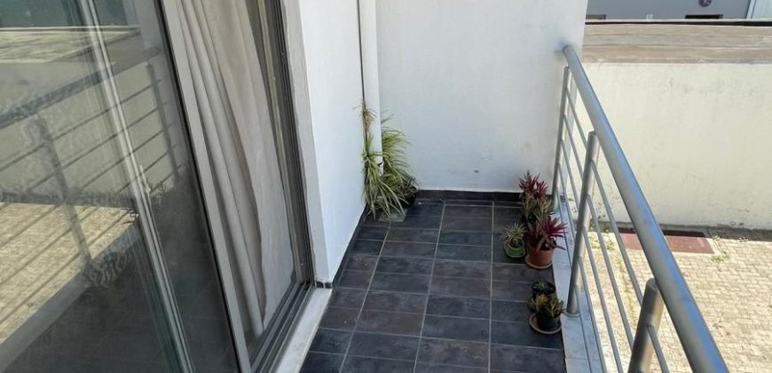 Temos disponível para arrendar apartamento T3 mobilado bairro Triunfo, na marginal.