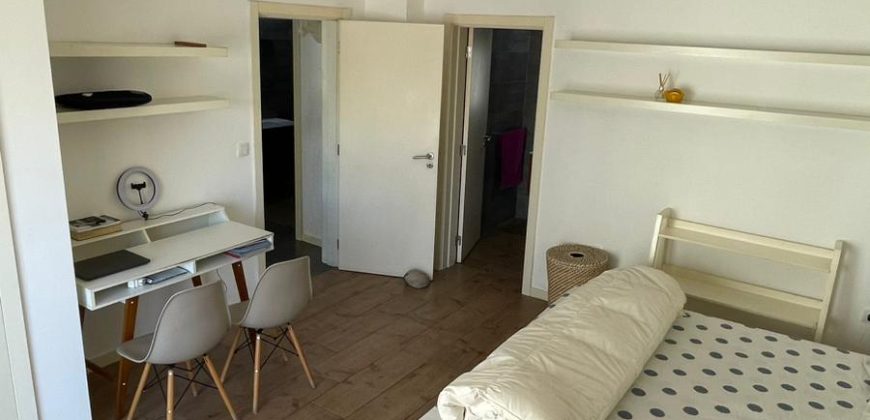 Temos disponível para arrendar apartamento T3 mobilado bairro Triunfo, na marginal.