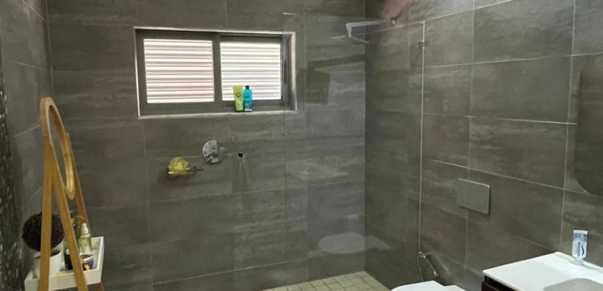 Temos disponível para arrendar apartamento T3 mobilado bairro Triunfo, na marginal.