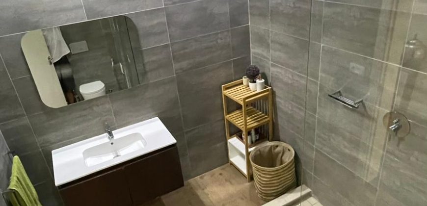 Temos disponível para arrendar apartamento T3 mobilado bairro Triunfo, na marginal.