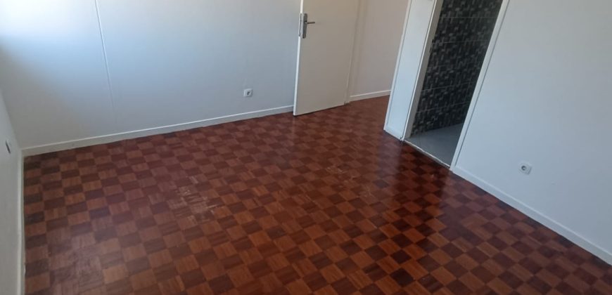 Arrenda-se apartamento  T3 na Polana próximo da piscina de Maxaquene