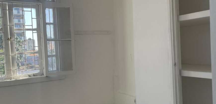 Arrenda-se geminada no 1andar totalmente reabilitada e climatizada