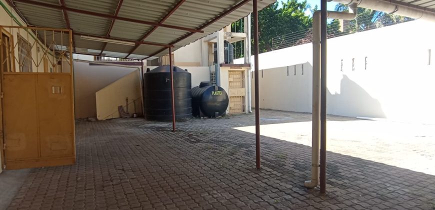 Arrenda-se moradia T3 na Polana Cimento proximo da Faculdade de Medicina